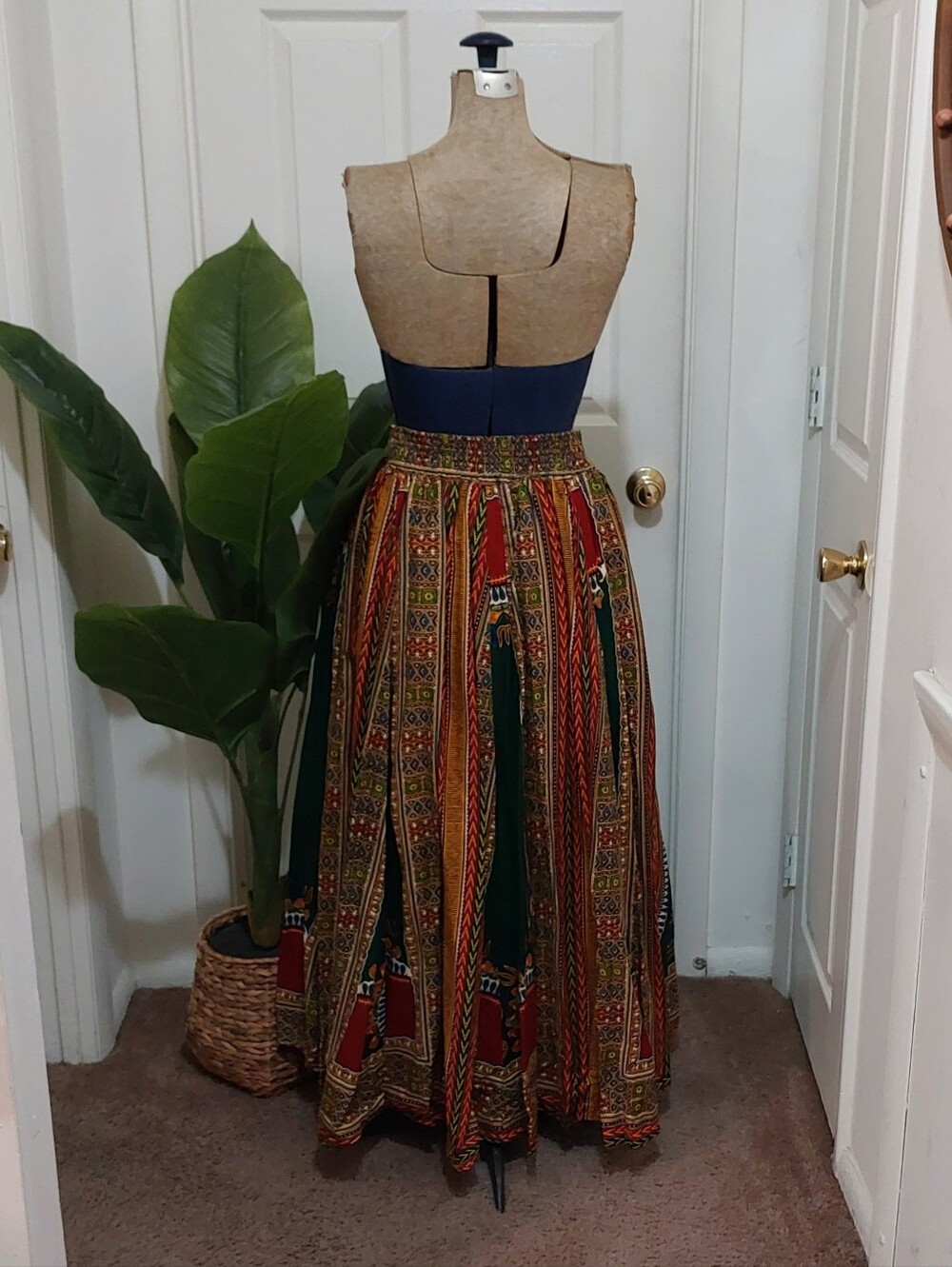 African Print Maxi Skirt with Red and Orange Motif Free Size Elastic Waist - Picture 3 of 6
